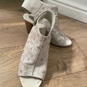 L’Artiste Peep-toe Booties